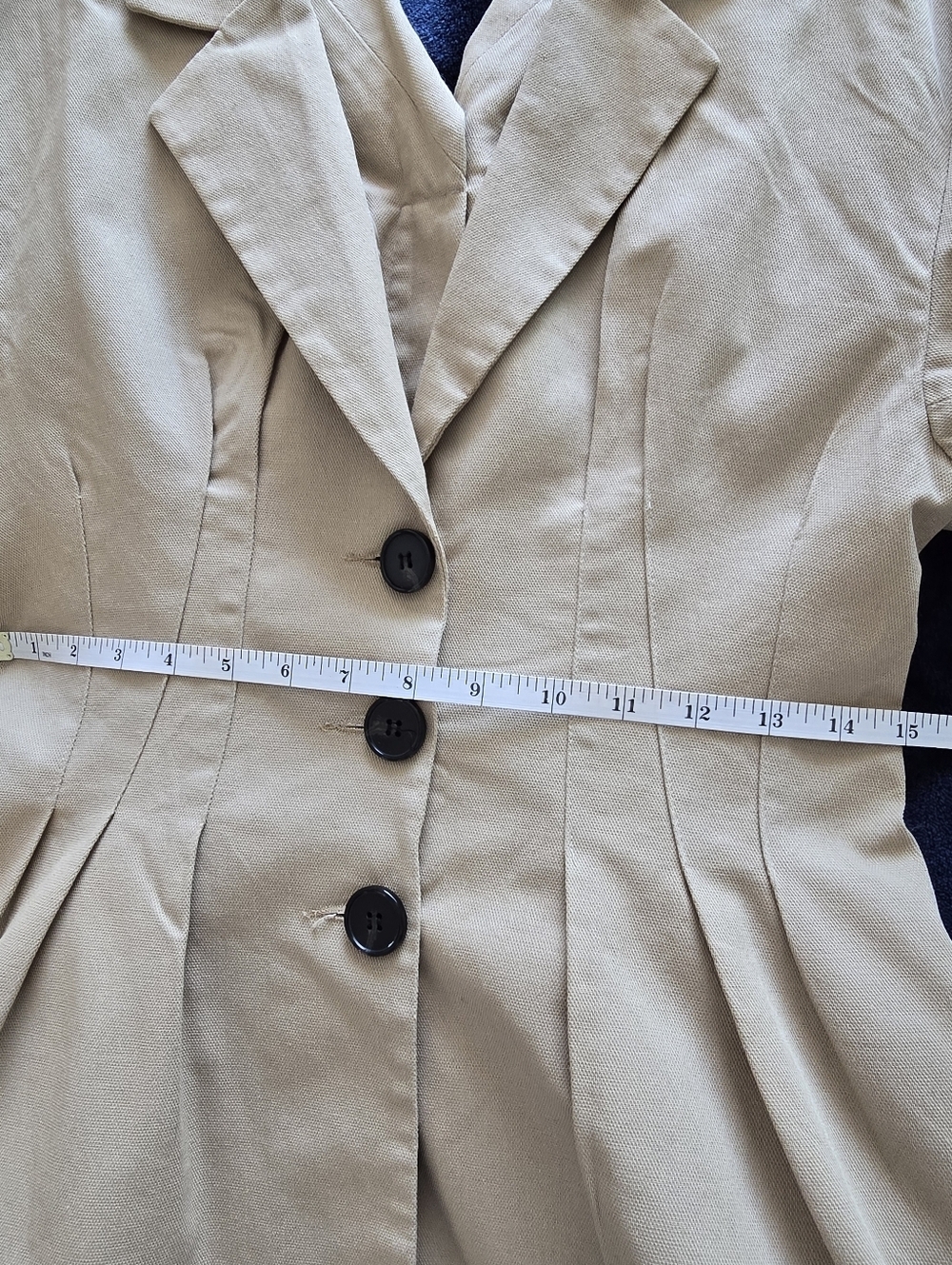 Rooms Shop Beige Women's Tailored Button-Front Top Size S/M - Picture 10 of 13